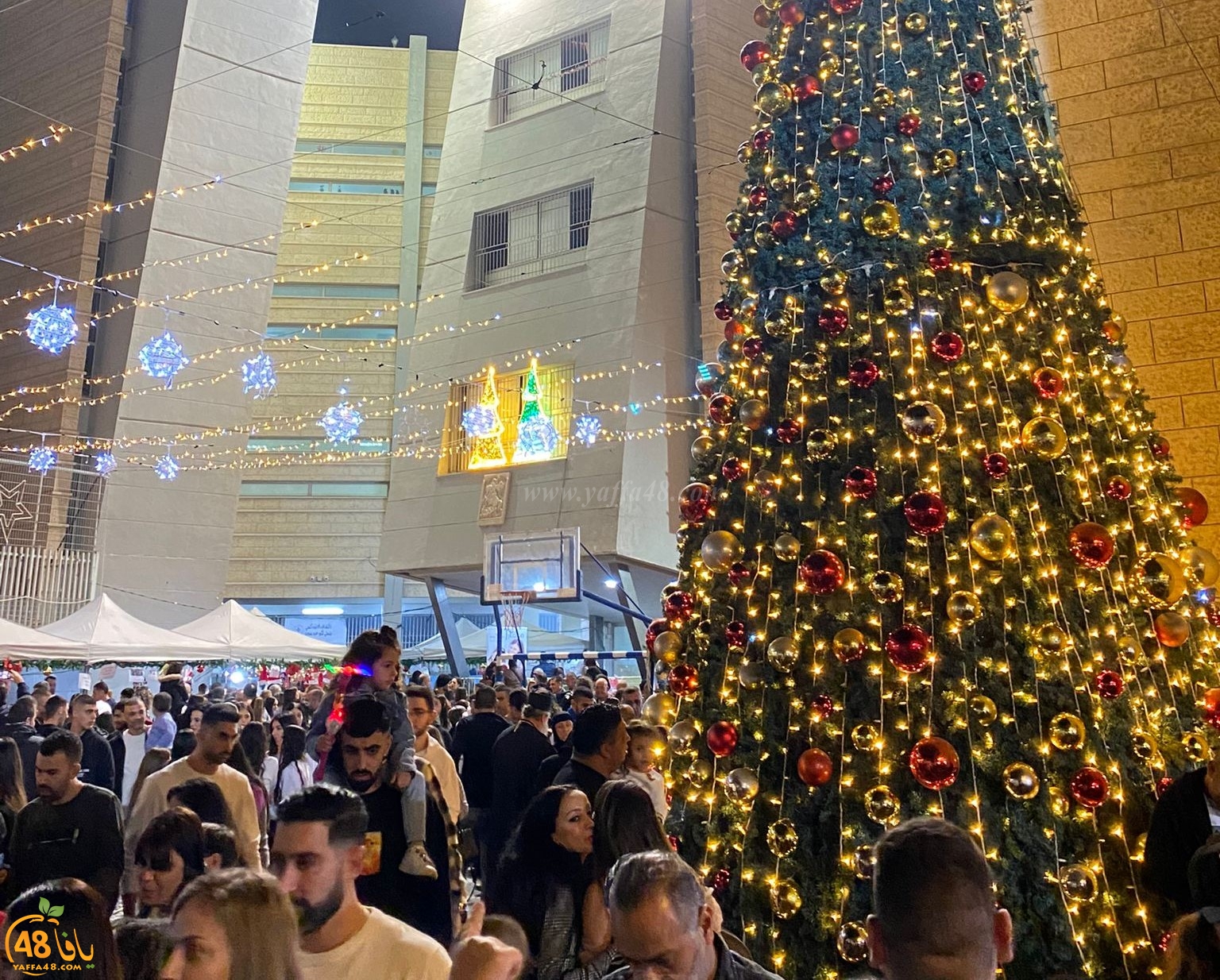 فيديو : اضاءة شجرة عيد الميلاد في مدينة الرملة 